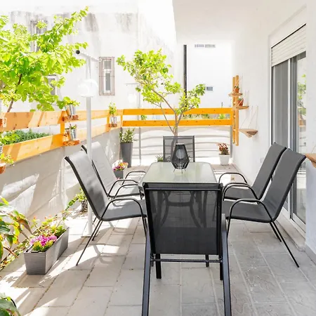 Euphoria Cozy House